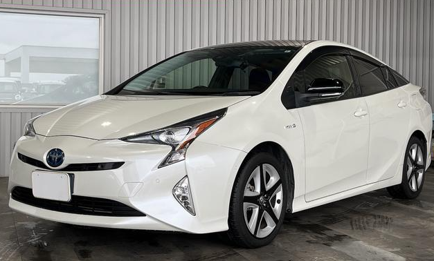 2018 Toyota Prius Review