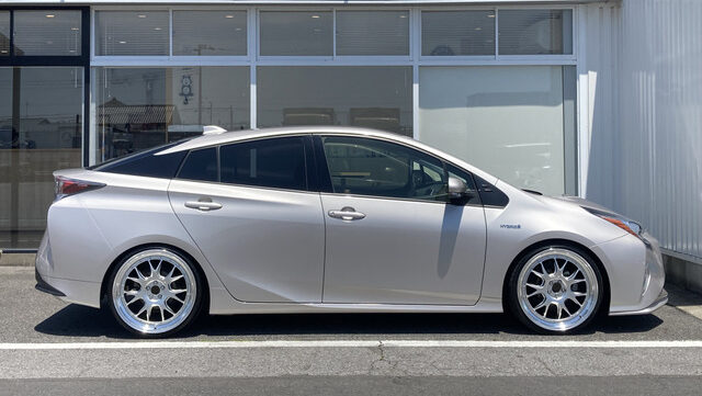 2020 Toyota Prius side profile. 