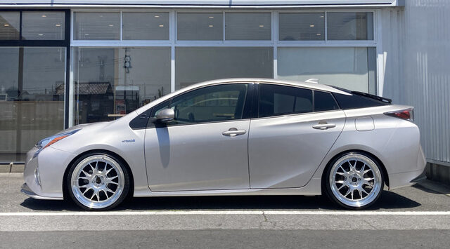 2020 Toyota Prius side profile. 