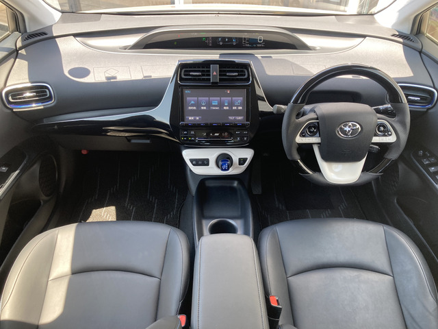 2020 Toyota Prius Interior. 