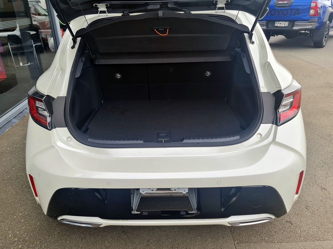 2019 Toyota Corolla trunk. 