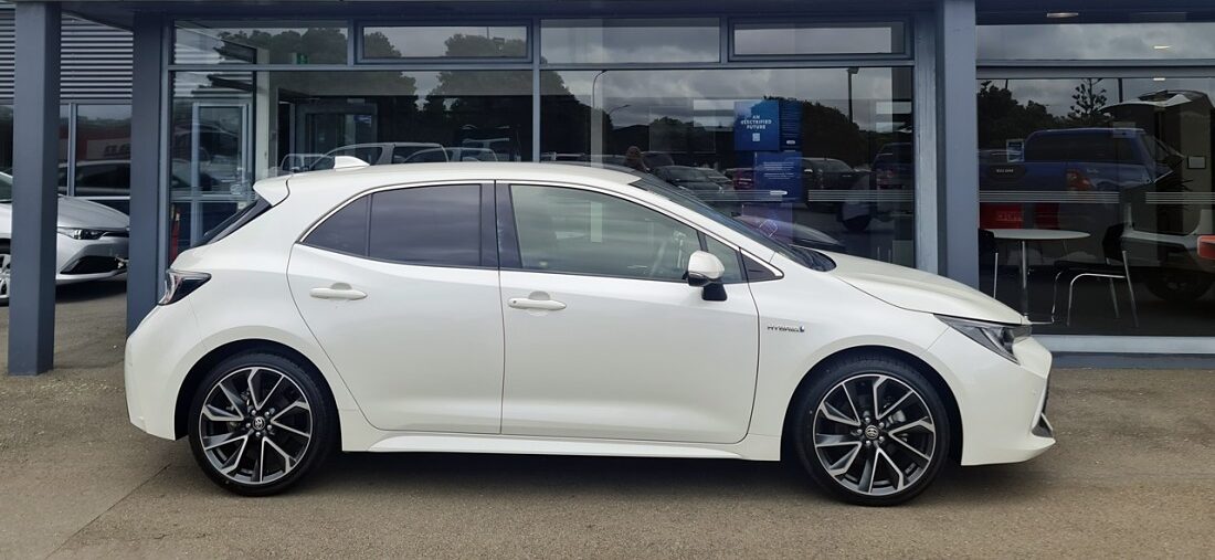 2019 Toyota Corolla side profile. 