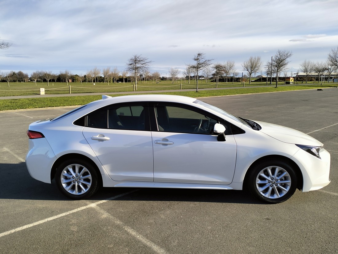 2020 Toyota Corolla side profile. 