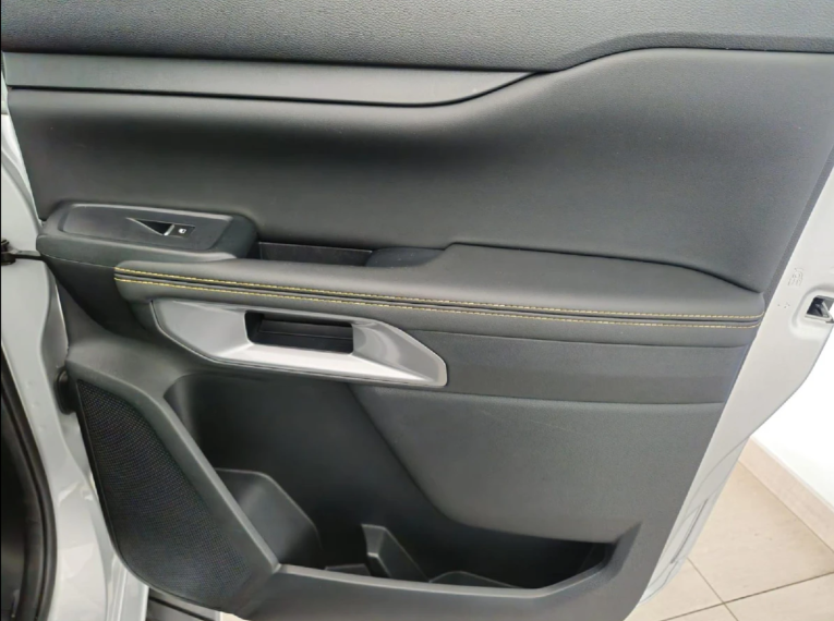 2024 Ford Ranger first row door panel storage