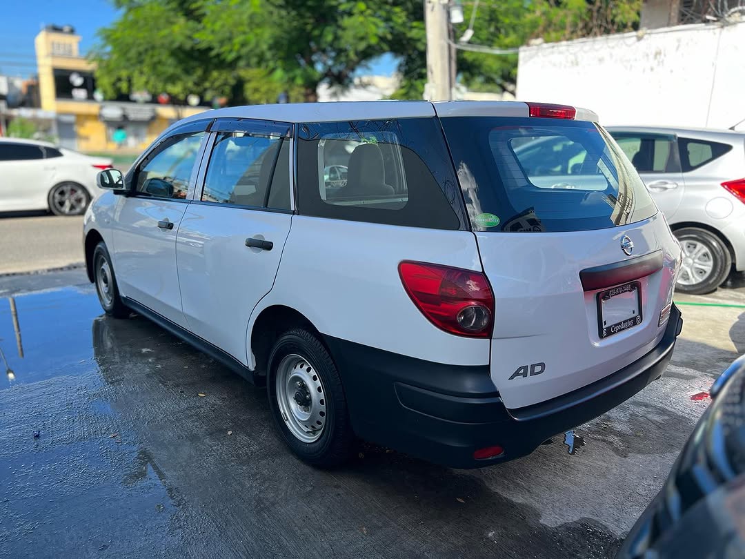 Nissan AD