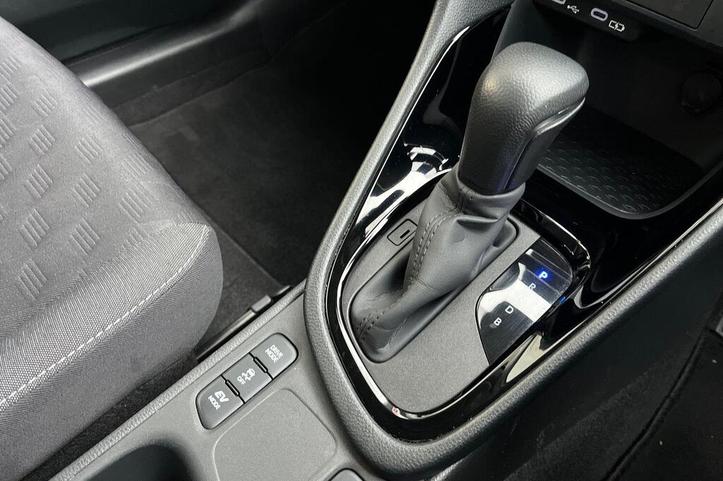 Toyota Yaris XP210